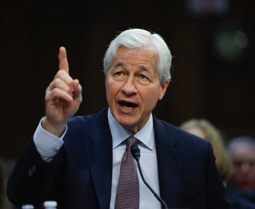 Η JP Morgan θα επανεξετάσει το mega project της στο Λονδίνο εάν «πέσει» ο Κιρ Στάρμερ