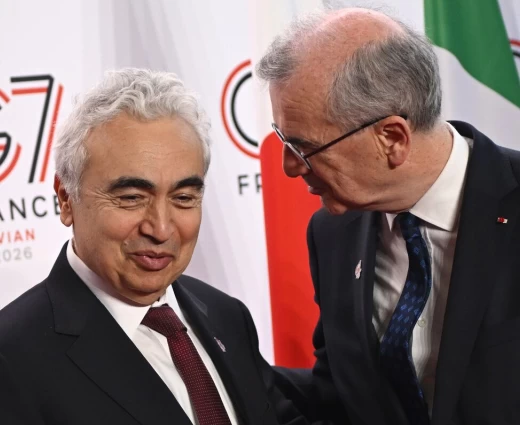 ΙΕΑ: Τα παγκόσμια αποθέματα πετρελαίου εξαντλούνται – Καμπανάκι για τρόφιμα και πληθωρισμό