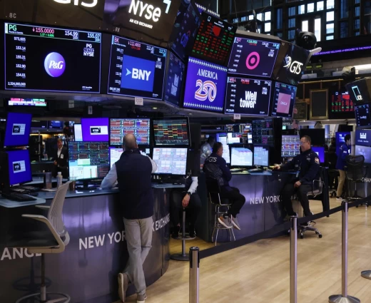 Νέες απώλειες στη Wall Street με φόντο το sell off στα μικροτσίπ