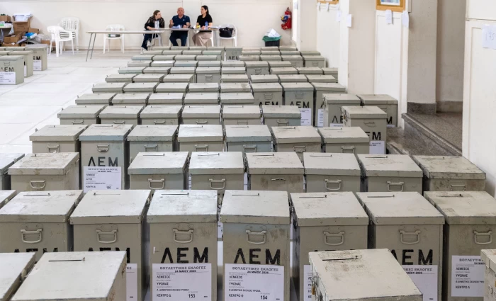 Οι εκλογές των €6 εκατ. και των ρεκόρ υποψηφίων και κομμάτων