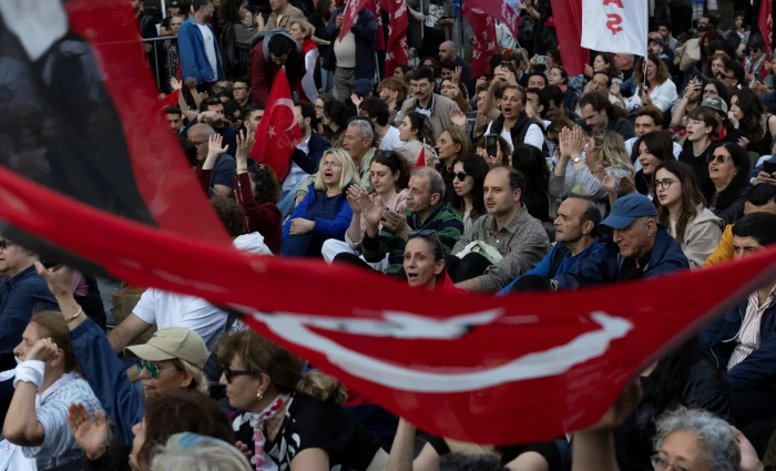 Τουρκία: Πολιτικό σοκ και ενεργειακό κόστος «σπρώχνουν» την κεντρική τράπεζα σε αυξήσεις επιτοκίων