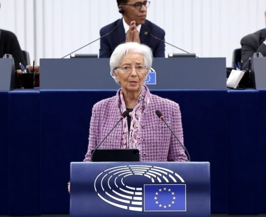 Σήμα για ανοδική αναθεώρηση των προβλέψεων για τον πληθωρισμό από τη Λαγκάρντ