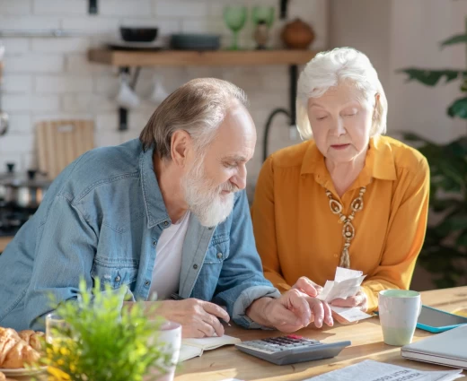 Economist: Πώς οι boomers κατέστρεψαν την Ευρώπη (και χρέωσαν τον λογαριασμό στα παιδιά τους)