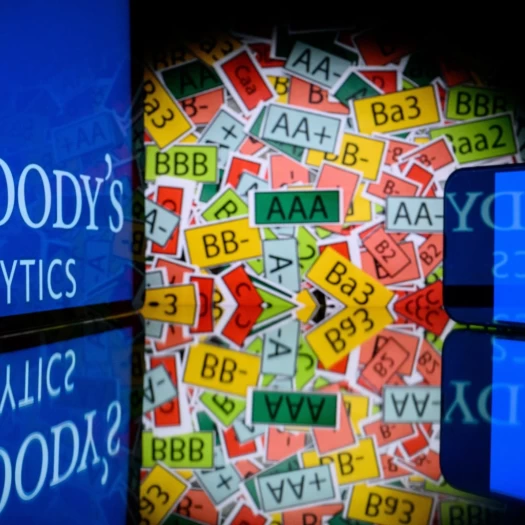 Moody’s Analytics: Παγκόσμια ύφεση αν το πετρέλαιο Brent παρέμενε πάνω από τα $125/βαρέλι – Νέα άνοδος στις τιμές