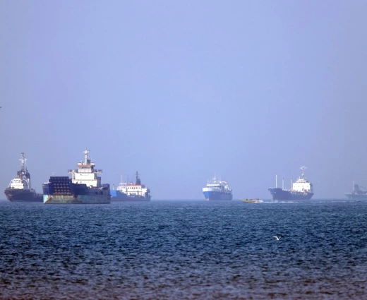 Η αναστολή του Project Freedom εντείνει την ανησυχία της διεθνούς ναυτιλιακής κοινότητας