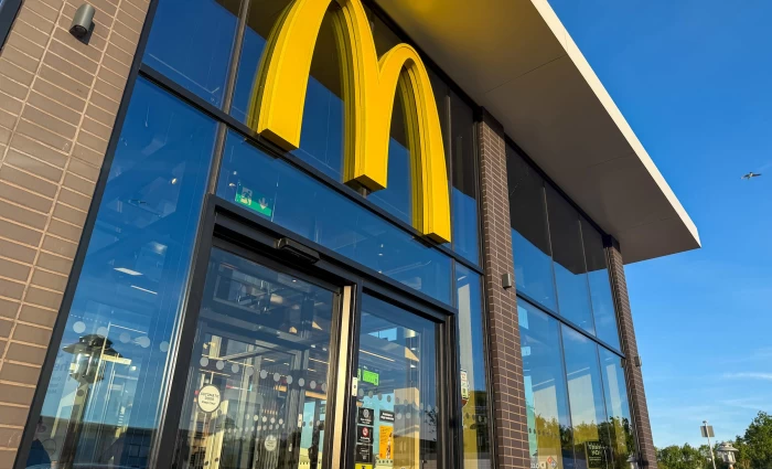 McDonald’s: Οι πωλήσεις αυξήθηκαν αλλά δεν έπεισαν τη Wall Street