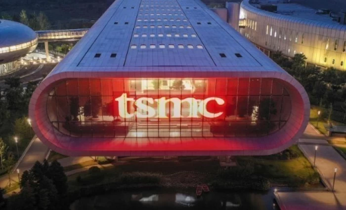TSMC: Άνοδος 17,5% στις πωλήσεις χάρη στη συνεχιζόμενη έκρηξη επενδύσεων στην τεχνητή νοημοσύνη