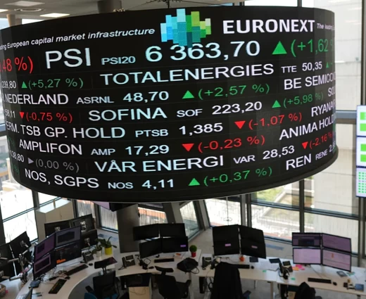 Ευρωπαϊκά χρηματιστήρια: Μεικτές τάσεις μετά το αυστηρό μήνυμα της Fed για τα επιτόκια