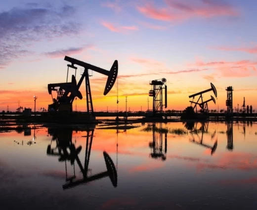 Πετρέλαιο: Εβδομαδιαία βουτιά 8% για το Brent, παρά την επιστροφή πάνω από τα 80 δολάρια