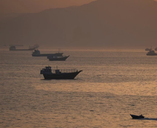 Αυξάνεται η κυκλοφορία των πετρελαιοφόρων μέσω του Ορμούζ