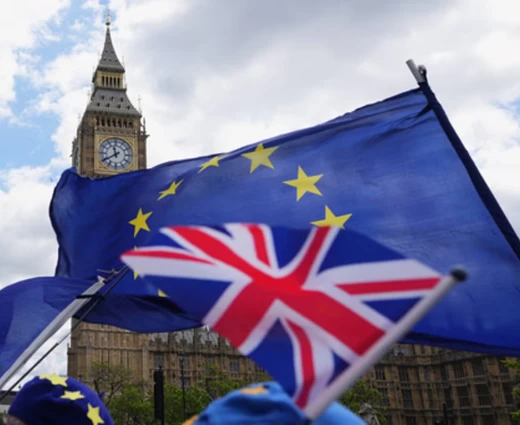 Brexit δέκα χρόνια μετά: Η βρετανική οικονομία υποχώρησε έως και 8% – Πλήγμα σε εξαγωγές, επενδύσεις και ανάπτυξη