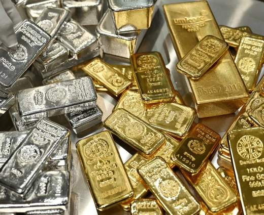 Ισχυρές απώλειες για χρυσό και ασήμι – Οι επιθέσεις στη Μ. Ανατολή ενισχύουν τα σενάρια νέων αυξήσεων επιτοκίων