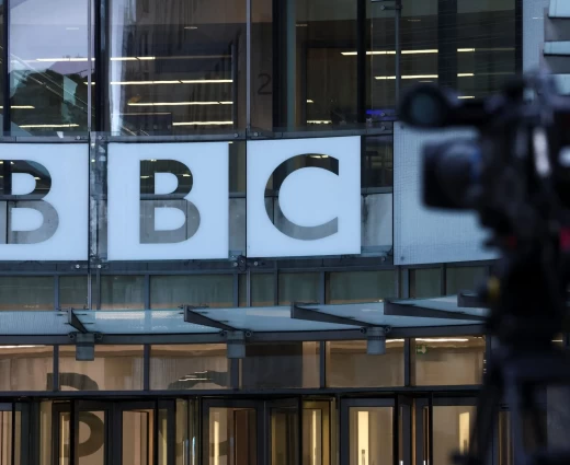 Βρετανία: Το BBC προειδοποιεί ότι το τρέχον μοντέλο χρηματοδότησής του δεν είναι βιώσιμο