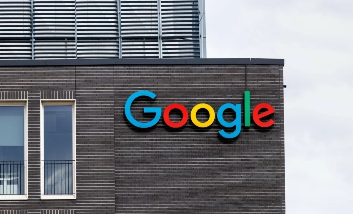 Κομισιόν: Εντείνει τις πιέσεις στη Google για ανοιχτή πρόσβαση σε Android και AI βοηθούς