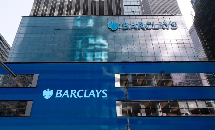 Barclays: Πτώση 7,1% της μετοχής παρά το νέο buyback 1 δισ. στερλινών
