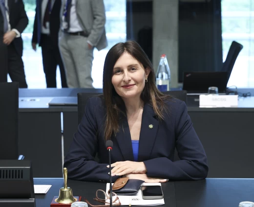 Στο Λονδίνο για επίσκεψη εργασίας η Υφυπουργός Ναυτιλίας