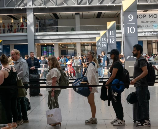 ΕΕ: Το νέο σύστημα ελέγχου συνόρων προκαλεί μεγάλες ουρές στα αεροδρόμια