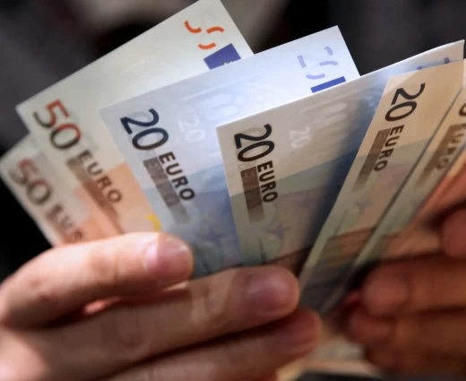 Ένωση Καταναλωτών: Αυξήσεις σε μισθούς και ωφελήματα για να αντιμετωπιστεί η ακρίβεια