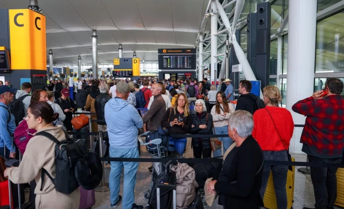 ΕΕ: Θα καθυστερήσει το σύστημα προέγκρισης ταξιδιών μετά το χάος στα σύνορα