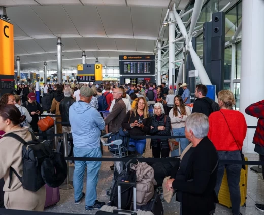 ΕΕ: Θα καθυστερήσει το σύστημα προέγκρισης ταξιδιών μετά το χάος στα σύνορα
