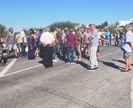 Αποζημιώσεις για όλες τις ποικιλίες σταφυλιών – Στους δρόμους οι αμπελουργοί της Πάφου