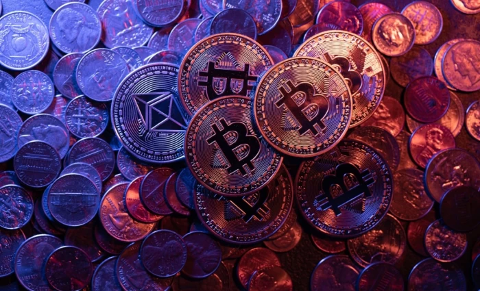 Bitcoin: Ράλι 20% σε μία εβδομάδα – Πάνω από τα $75.000 με «καύσιμο» ομόλογα και short squeeze