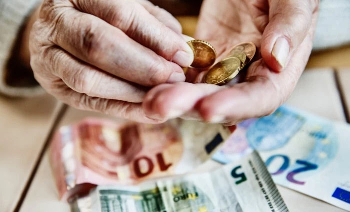«Λίφτινγκ» και στη μικρή επιταγή με τη μεταρρύθμιση – Τα δύο σενάρια για το επίδομα χαμηλοσυνταξιούχων