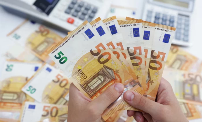 Ευρώπη: Ανεβαίνει το κόστος δανεισμού – Πώς επηρεάζονται στεγαστικά, δάνεια και νοικοκυριά