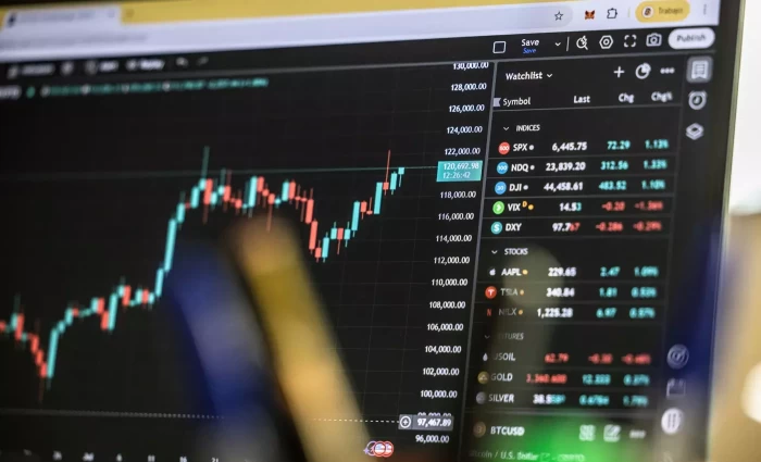 Wall Street: Ο χειρότερος μήνας από το 2008 για τα μικροτσίπ – «Εξαϋλώθηκαν» 2,2 τρισ. δολάρια