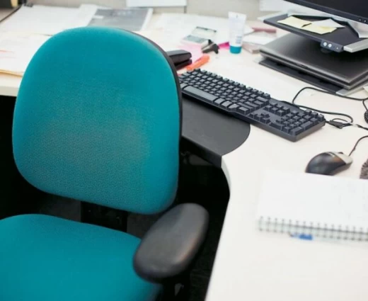 Τον Σεπτέμβριο αρχίζει ο διάλογος για τις άδειες ασθενείας στο Δημόσιο