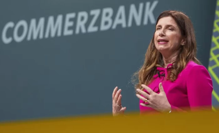Commerzbank: Η Όρλοπ αλλάζει στάση απέναντι στη UniCredit ενόψει κρίσιμων διαπραγματεύσεων