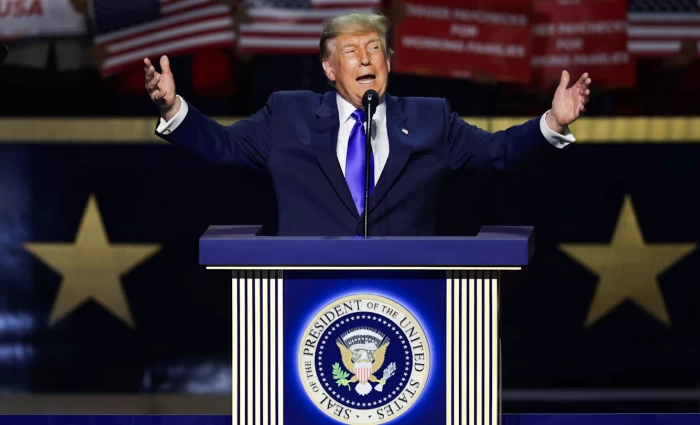«Trump dividend»: Ο Τραμπ τάζει $5.000 στους Αμερικανούς αν κερδίσει στις κρίσιμες εκλογές του Νοεμβρίου