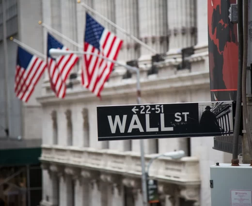 Νέο κύμα αβεβαιότητας στη Wall Street: Διπλό χτύπημα από AI και πετρέλαιο ενόψει Fed