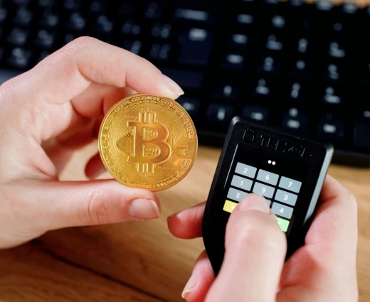 Bitcoin: Νέος γύρος πιέσεων πριν τη Fed – Τι σημαίνει το μπλόκο στη ρύθμιση των κρυπτονομισμάτων