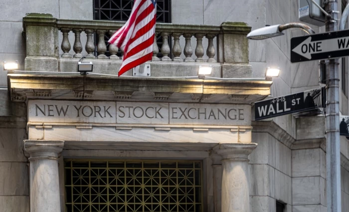 Wall Street: Σε τροχιά ανάκαμψης εν αναμονή της κρίσιμης απόφασης της Fed για τα επιτόκια