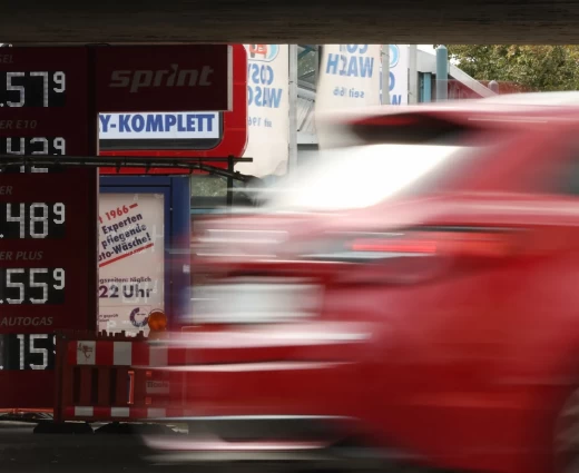 Γερμανία: Μείωσε τον φόρο στα καύσιμα και ετοιμάζει πλαφόν στις τιμές