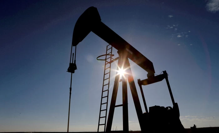 Πετρέλαιο: Συνεχίζει κάτω από τα $100 το Brent – Ελπίδες για συμφωνία ΗΠΑ–Ιράν και αυξημένες ροές από τον Κόλπο