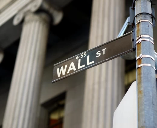 Wall Street: Στάση αναμονής με το βλέμμα στη σύνοδο ΗΠΑ-Κίνας και στη Μέση Ανατολή
