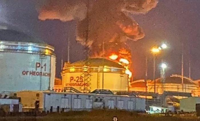 Η Ουκρανία ανακοίνωσε πως έπληξε το διυλιστήριο πετρελαίου στη νότια Ρωσία