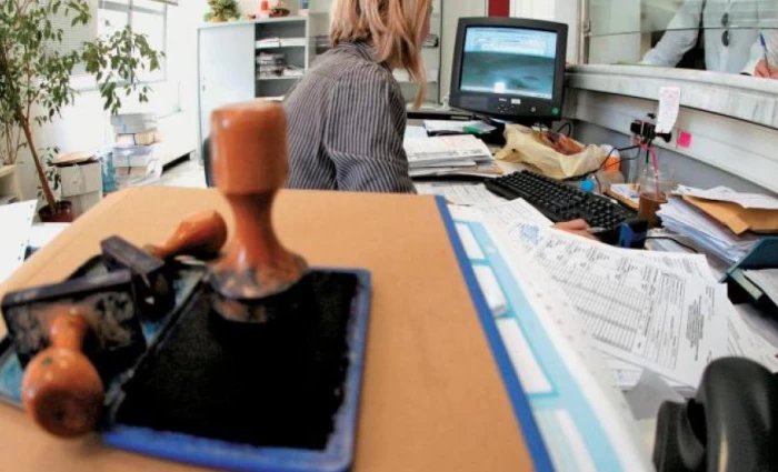 Δημόσιο: Έκκληση να τα βρουν ΥΠΟΙΚ – ΕΔΥ για το χρόνο εφαρμογής του νέου συστήματος προσλήψεων