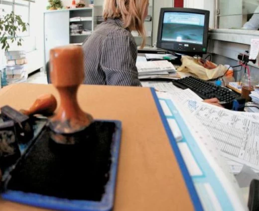 Δημόσιο: Έκκληση να τα βρουν ΥΠΟΙΚ – ΕΔΥ για το χρόνο εφαρμογής του νέου συστήματος προσλήψεων
